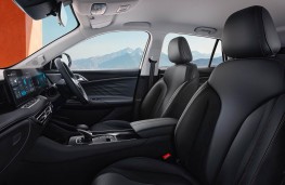MG HS Hybrid+ front seats